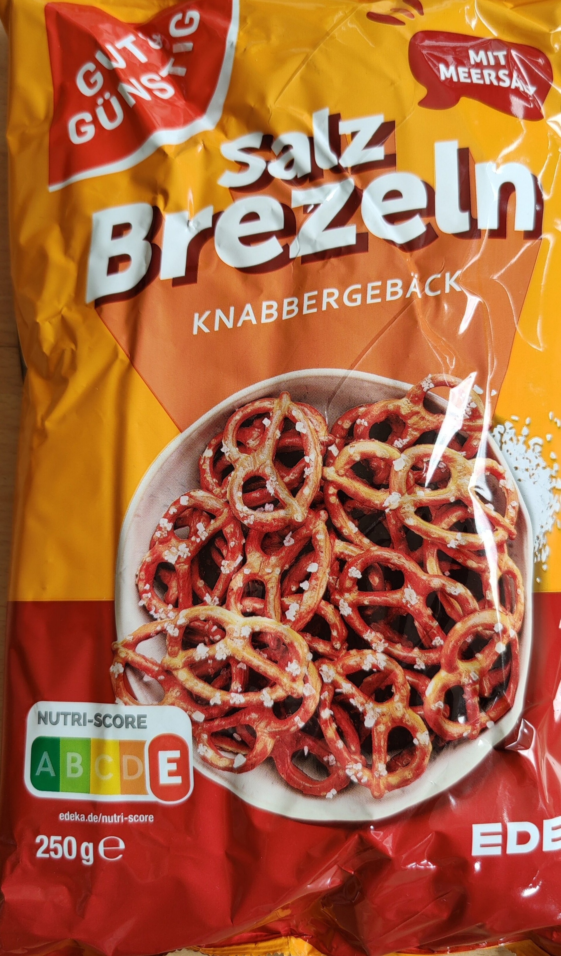 Vorderseite von Salzbrezeln